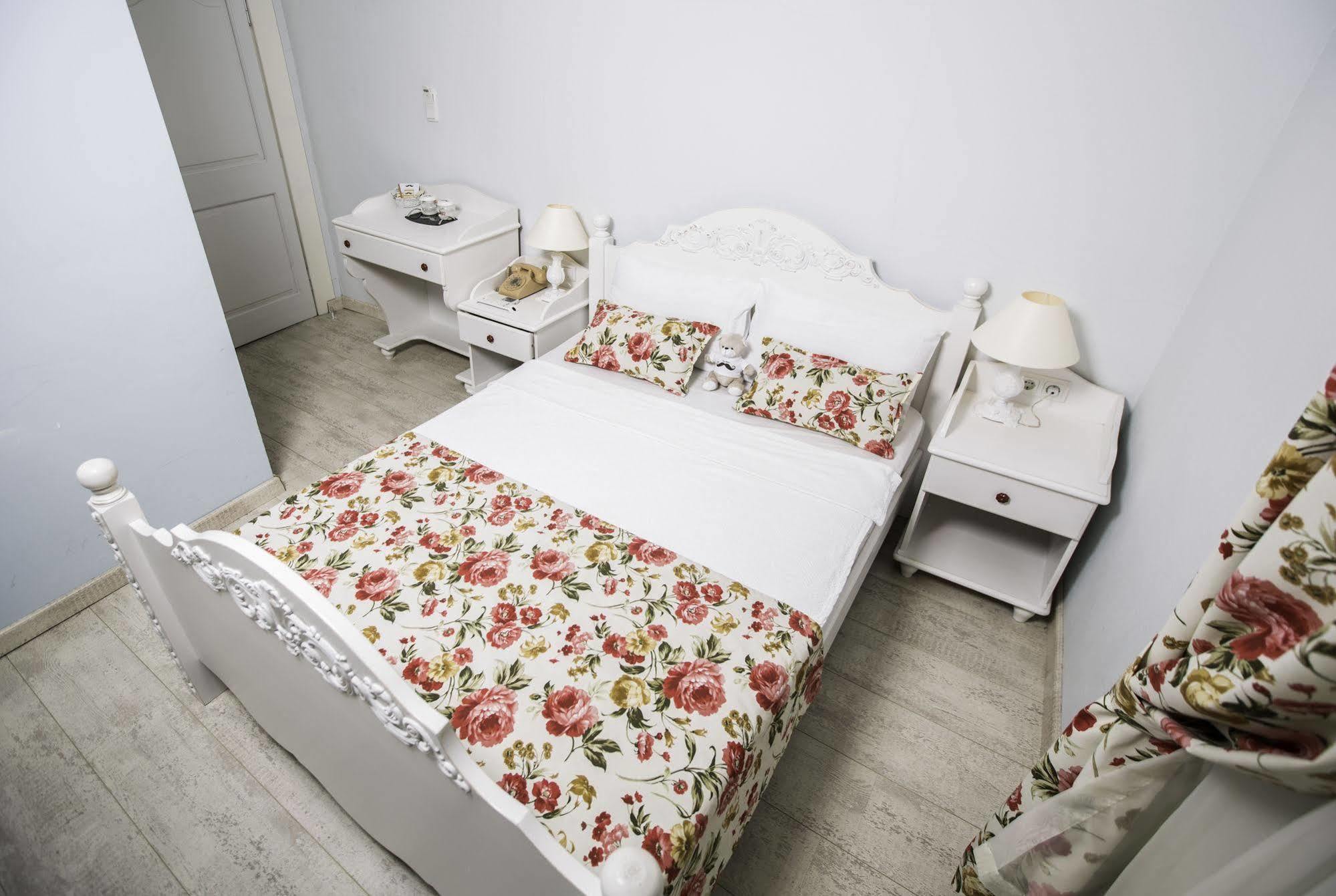 The White Hotel Alaçatı Buitenkant foto