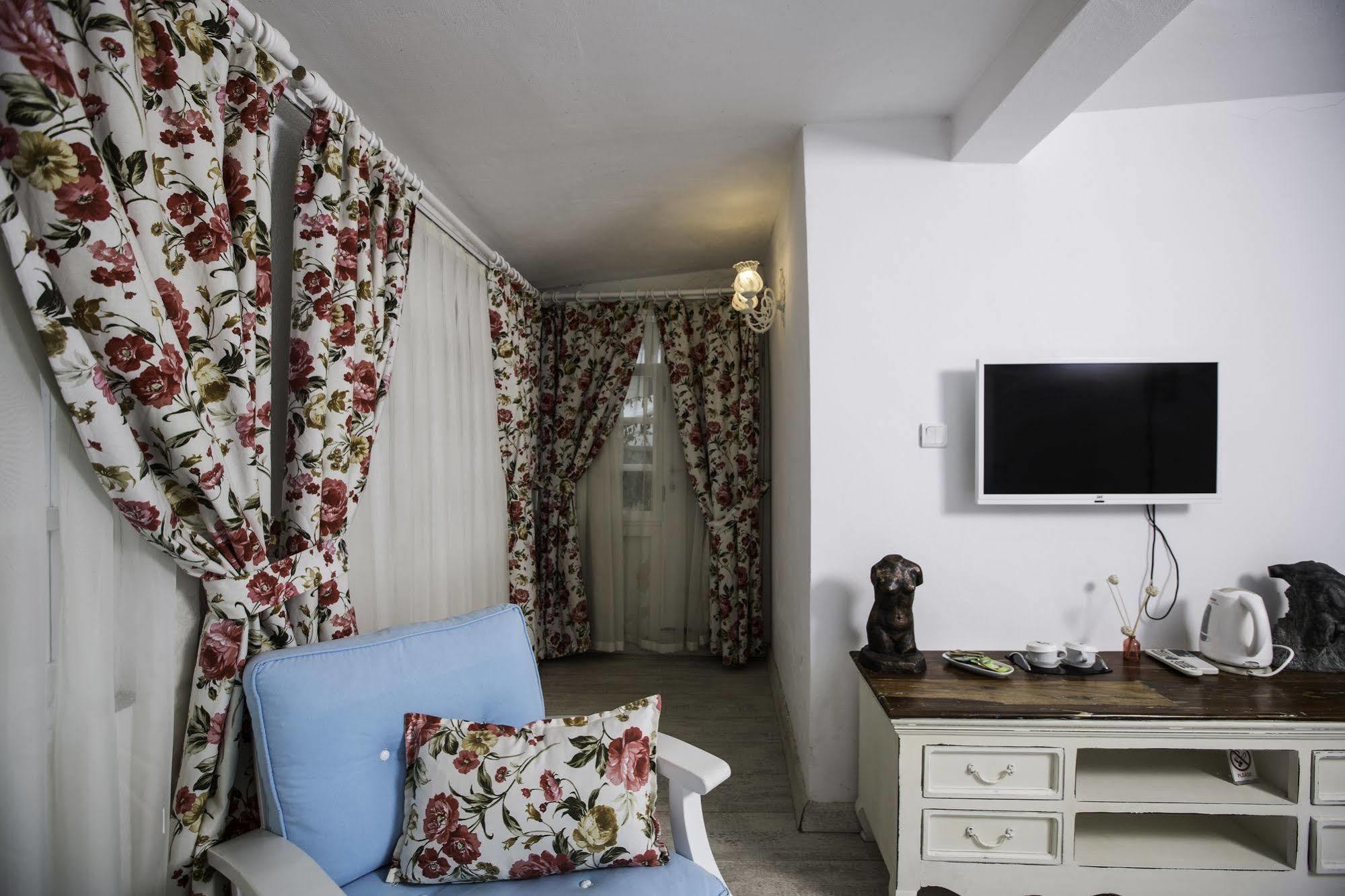 The White Hotel Alaçatı Buitenkant foto