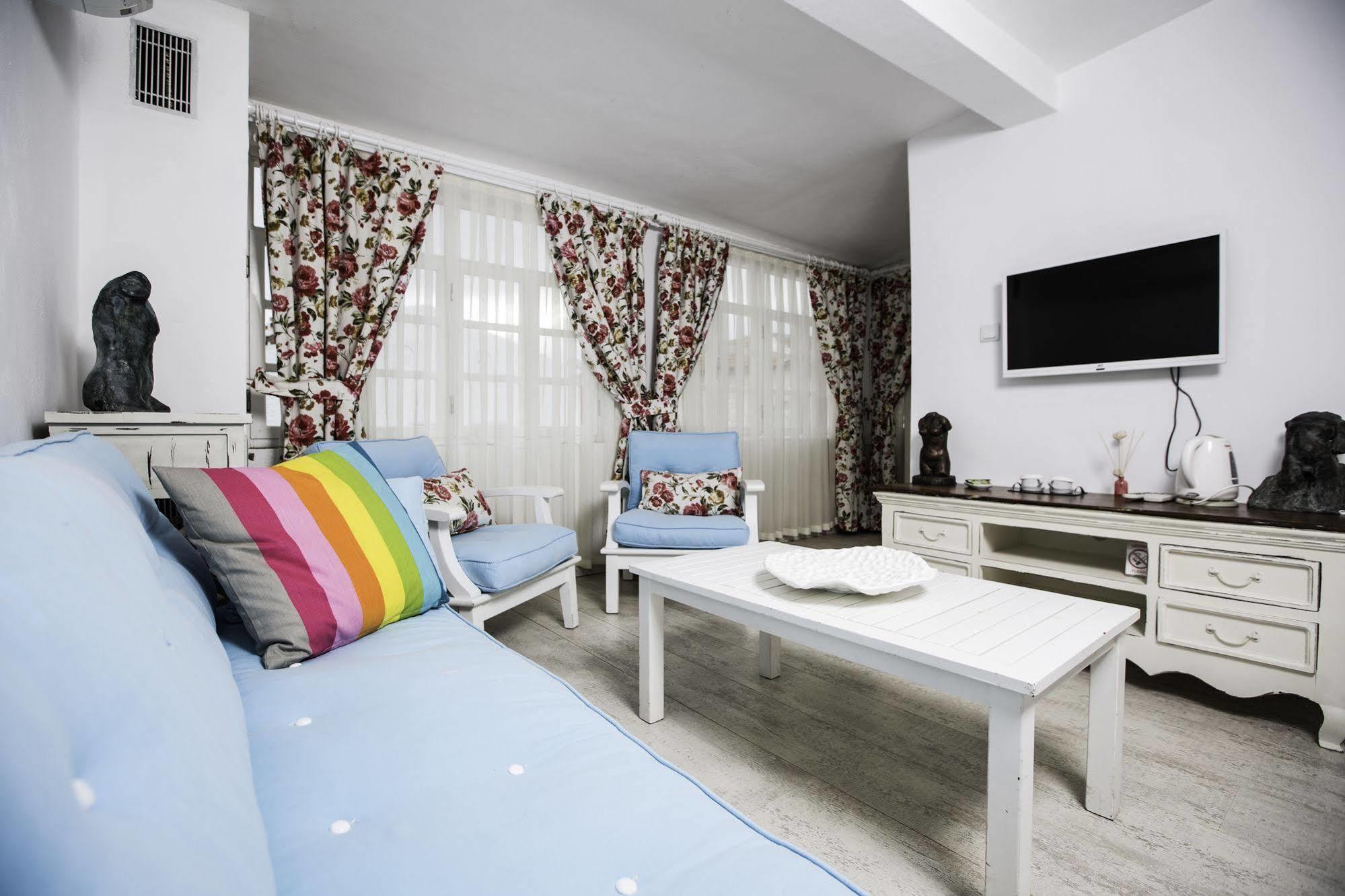 The White Hotel Alaçatı Buitenkant foto
