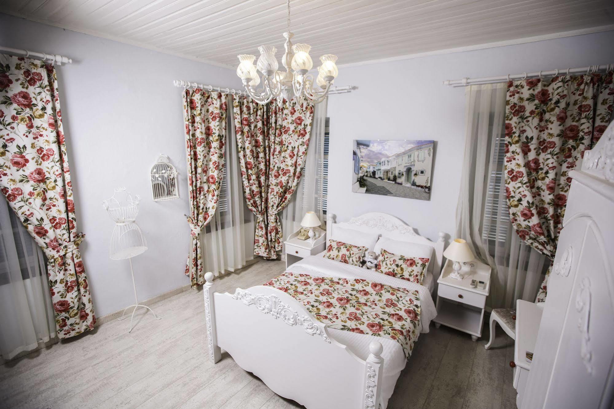 The White Hotel Alaçatı Buitenkant foto