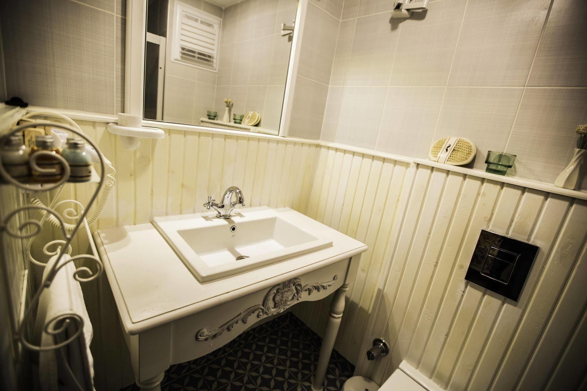 The White Hotel Alaçatı Buitenkant foto