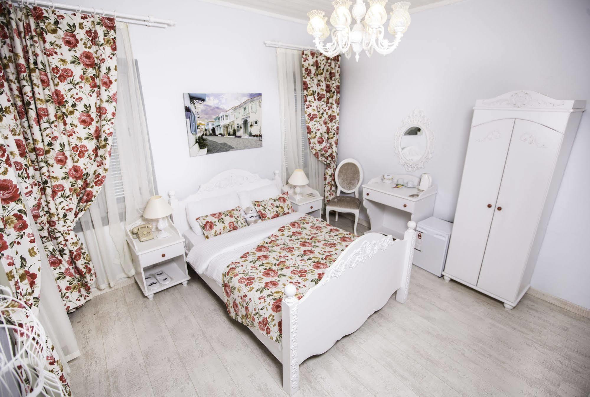 The White Hotel Alaçatı Buitenkant foto