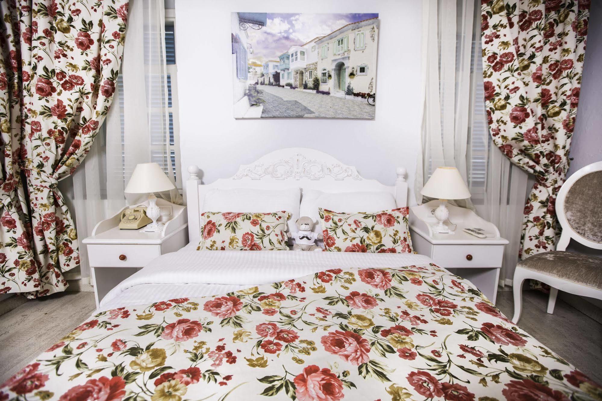 The White Hotel Alaçatı Buitenkant foto