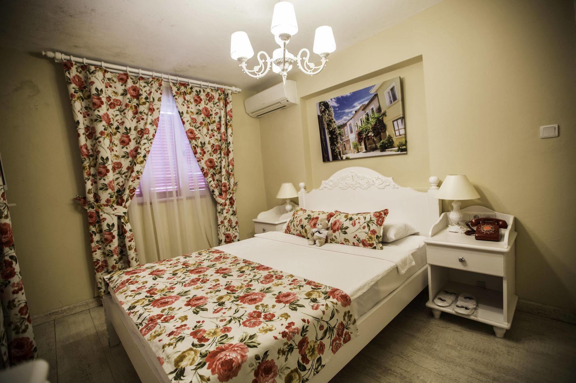 The White Hotel Alaçatı Buitenkant foto